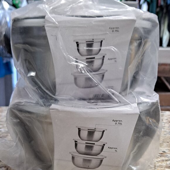 Ernesto Kitchen Ernesto Stainless Steel Bowls 2 Sets 3 Piece Set 6 Total Bowls With Lids